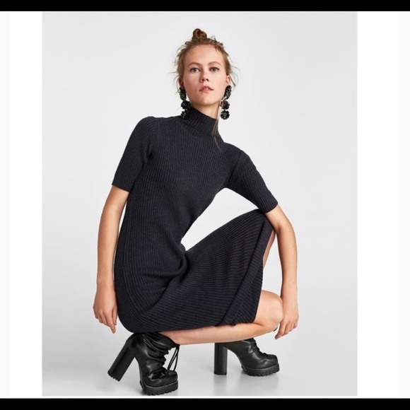 green long sleeve satin dress